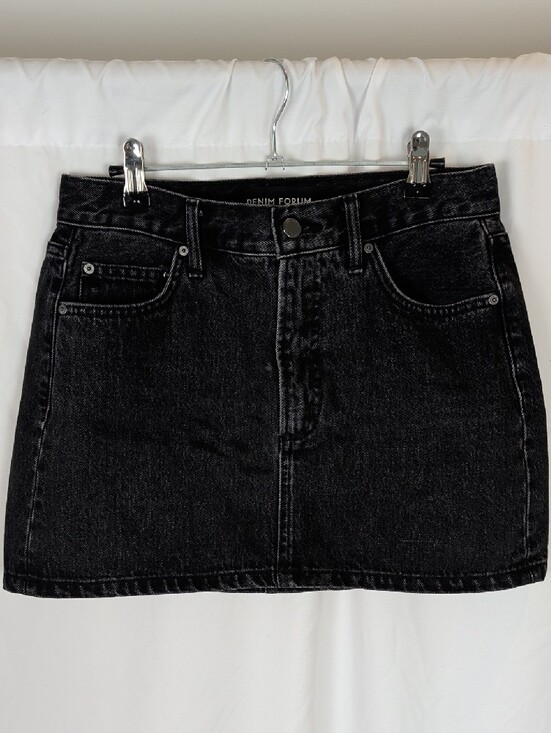 Denim Forum Dresses & Skirts - NWOT Denim Forum Aritzia The '90s Ricci Denim Skirt Black 26 Brand
